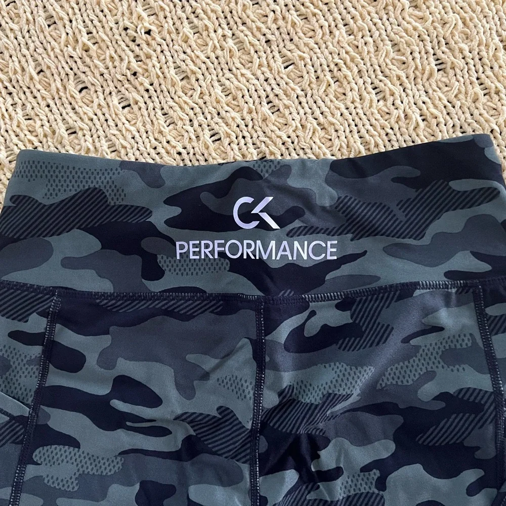 Calvin Klein Camo Capris - Picture 4 of 5